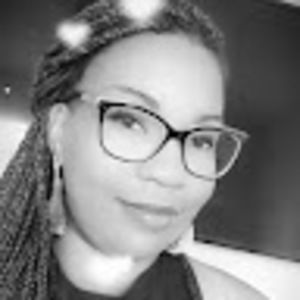 Meet your Posher, Ebony